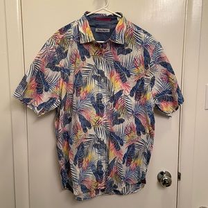 Tommy Bahama button up short sleeve shirt.
